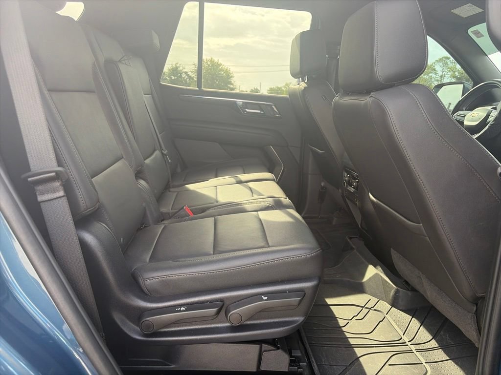 Used 2025 Chevrolet Tahoe LT RWD image 13