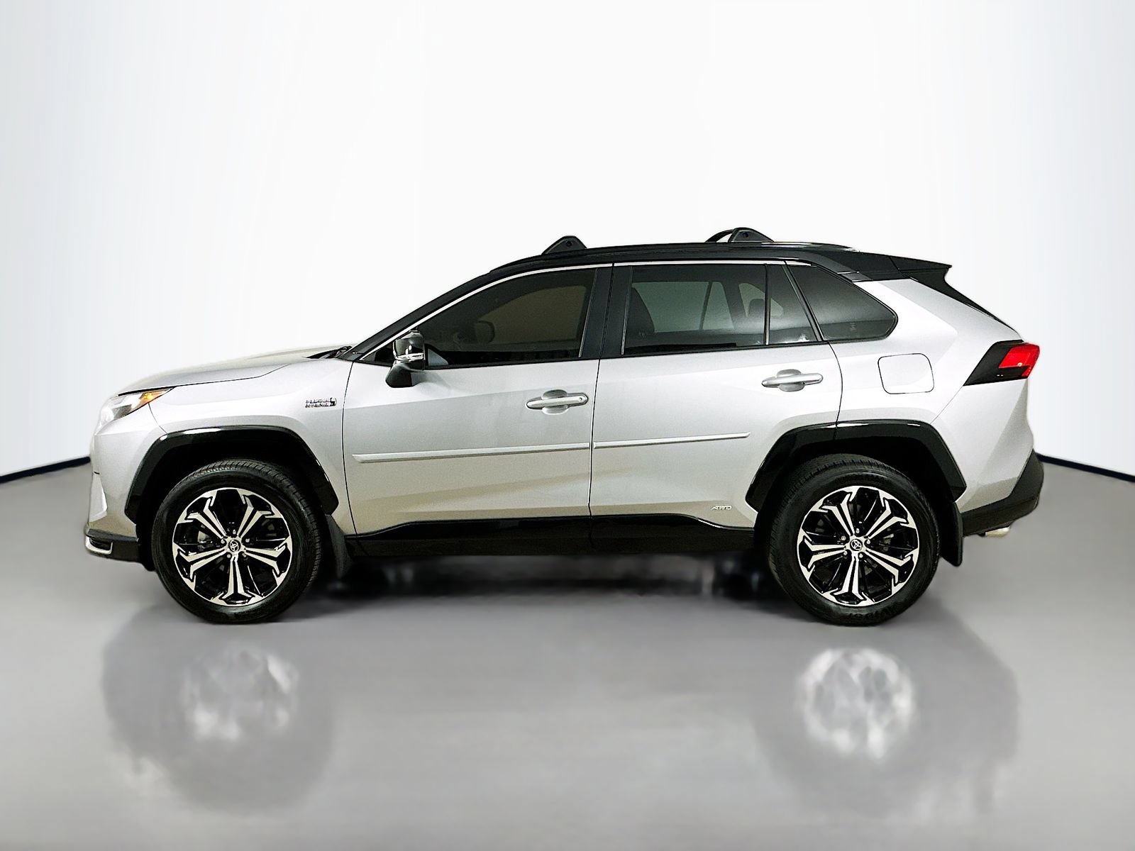 Used 2024 Toyota RAV4 XSE w/ Weather Package AWD/4WD image 8