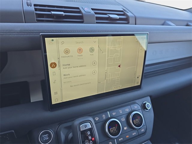 Used 2025 Land Rover Defender 110 S image 24