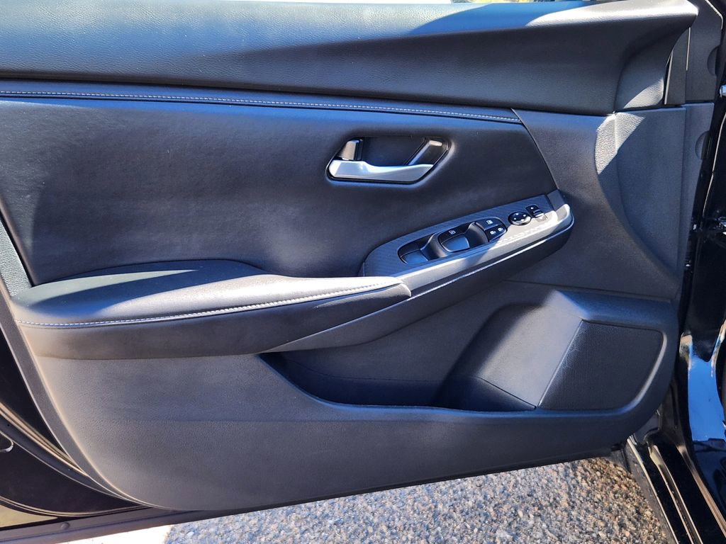 Used 2025 Nissan Sentra SV w/ All-Weather Package image 8