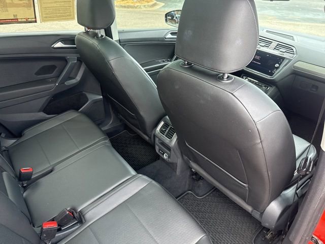 Used 2018 Volkswagen Tiguan SEL FWD image 17