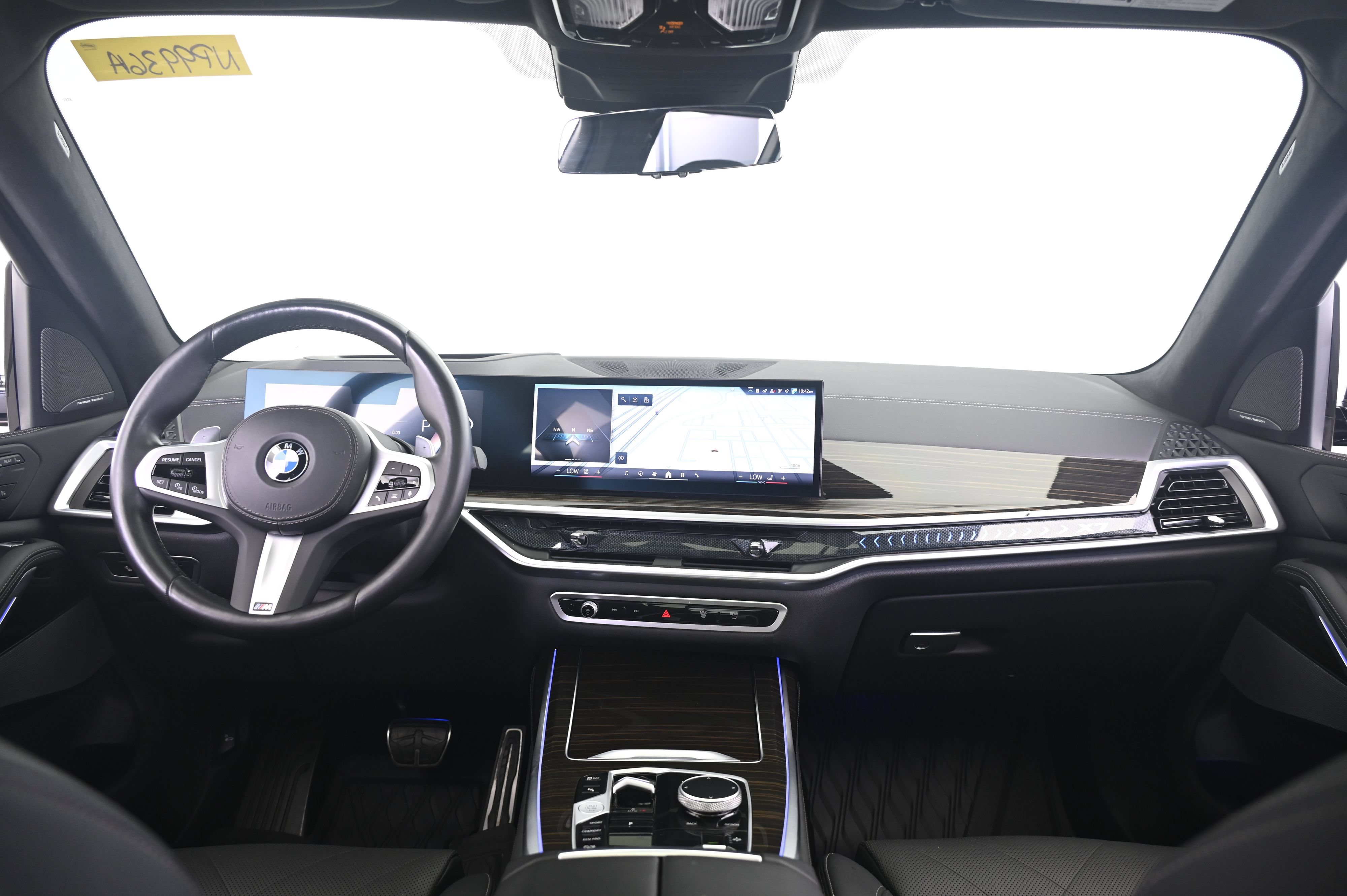 Used 2025 BMW X7 xDrive40i w/ M Sport Package AWD/4WD image 32
