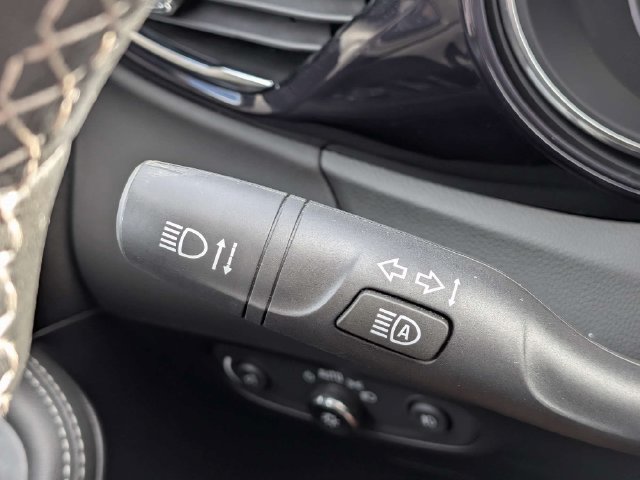 Used 2023 Buick Encore GX Select w/ Experience Buick Package FWD image 28