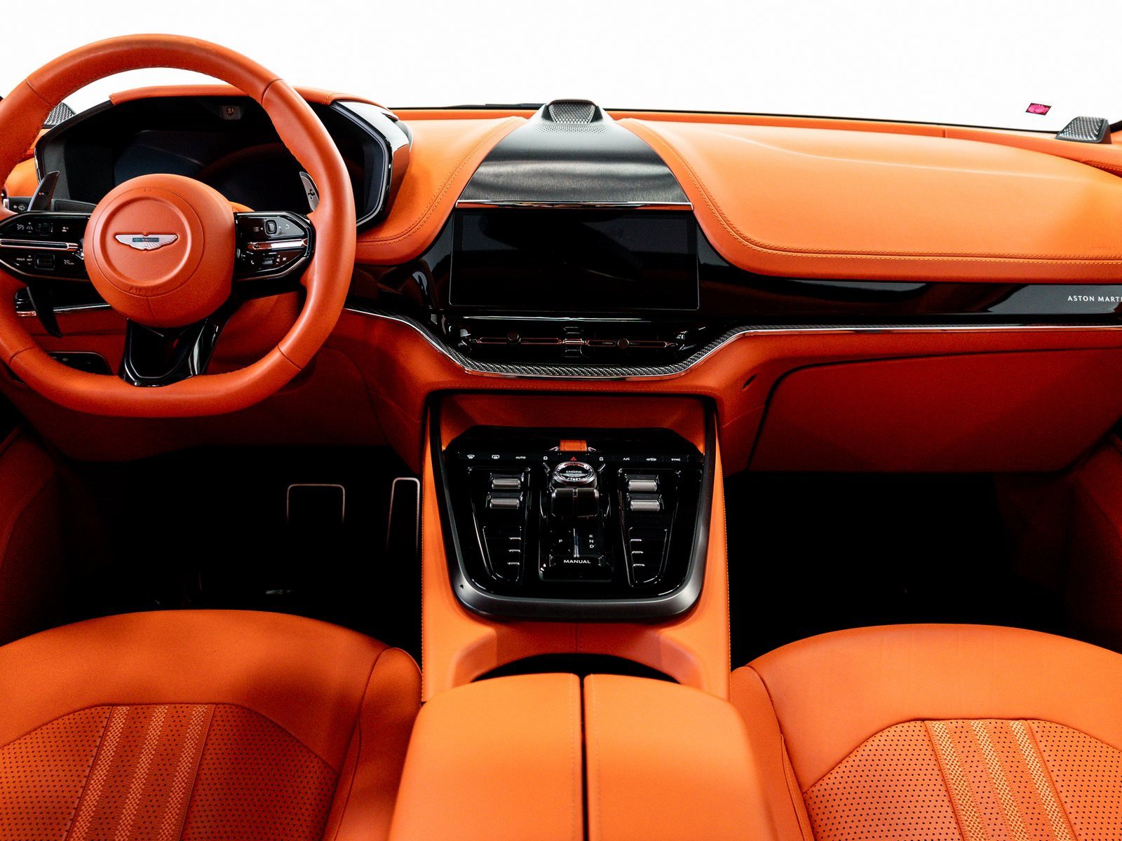 Used 2025 Aston Martin DBX 707 image 27