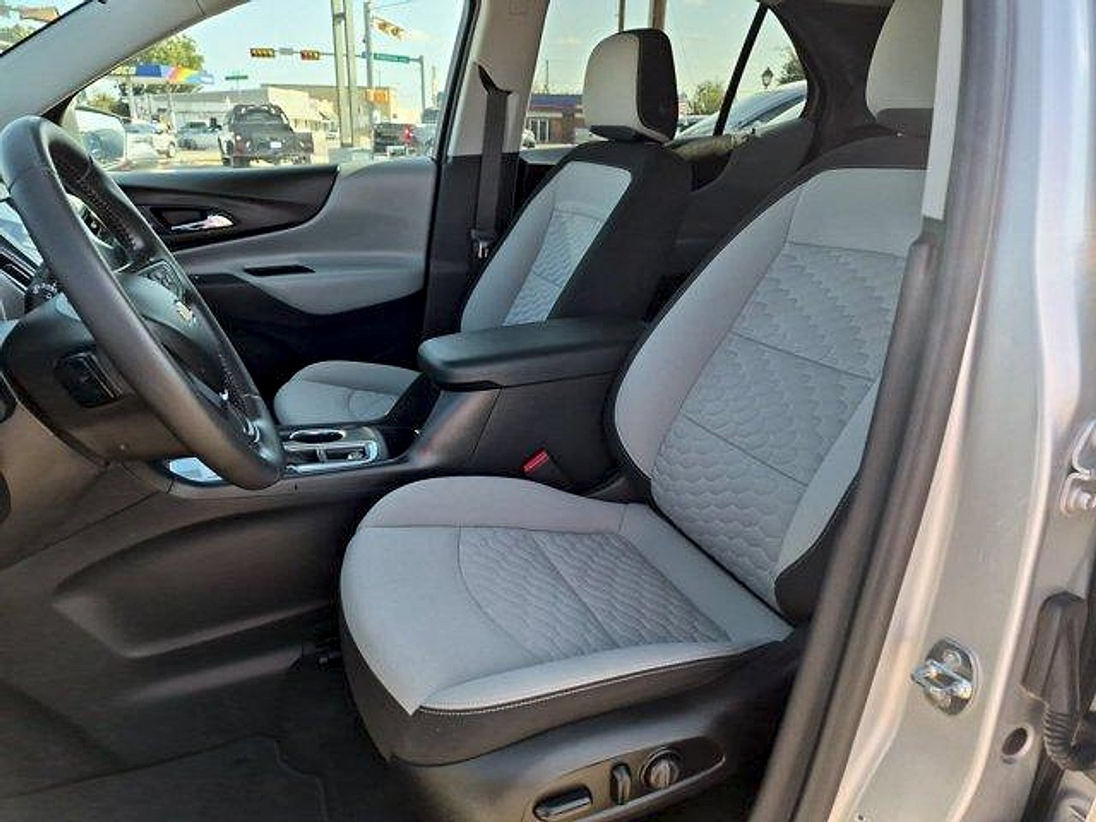 Used 2021 Chevrolet Equinox LT FWD image 18