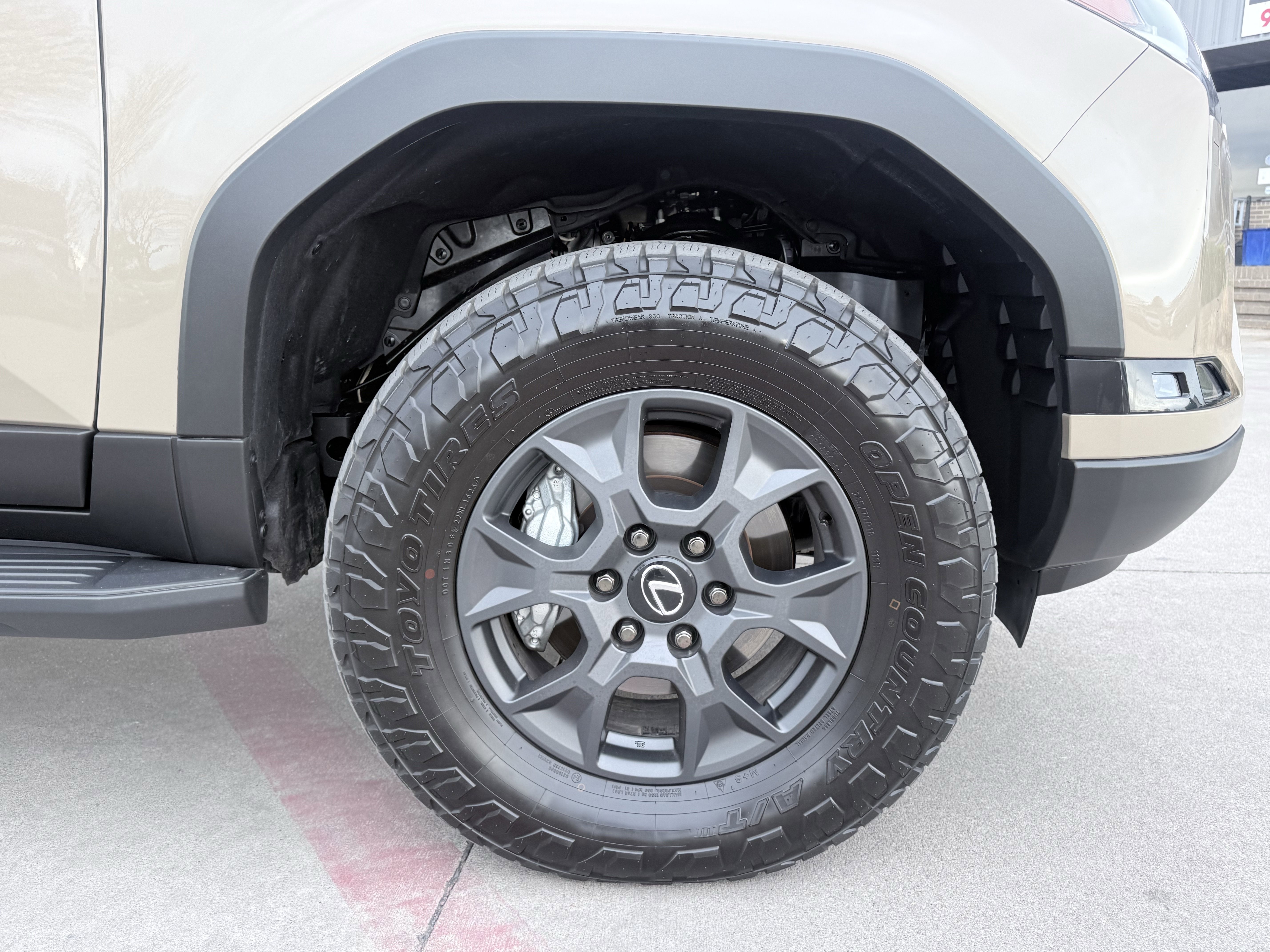 Used 2025 Lexus GX 550 image 9