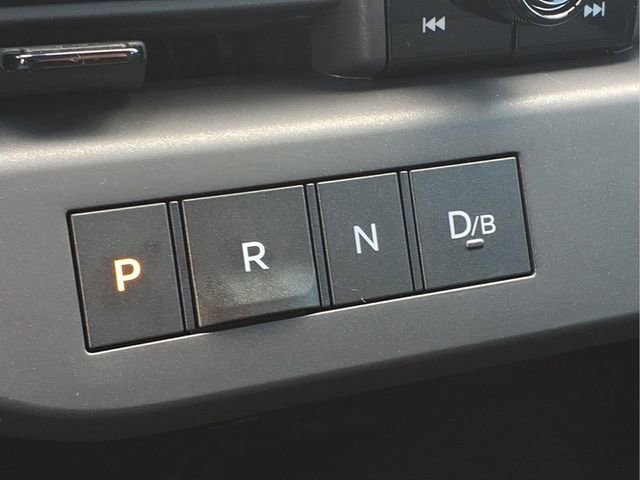 New 2026 Nissan Leaf FWD image 13