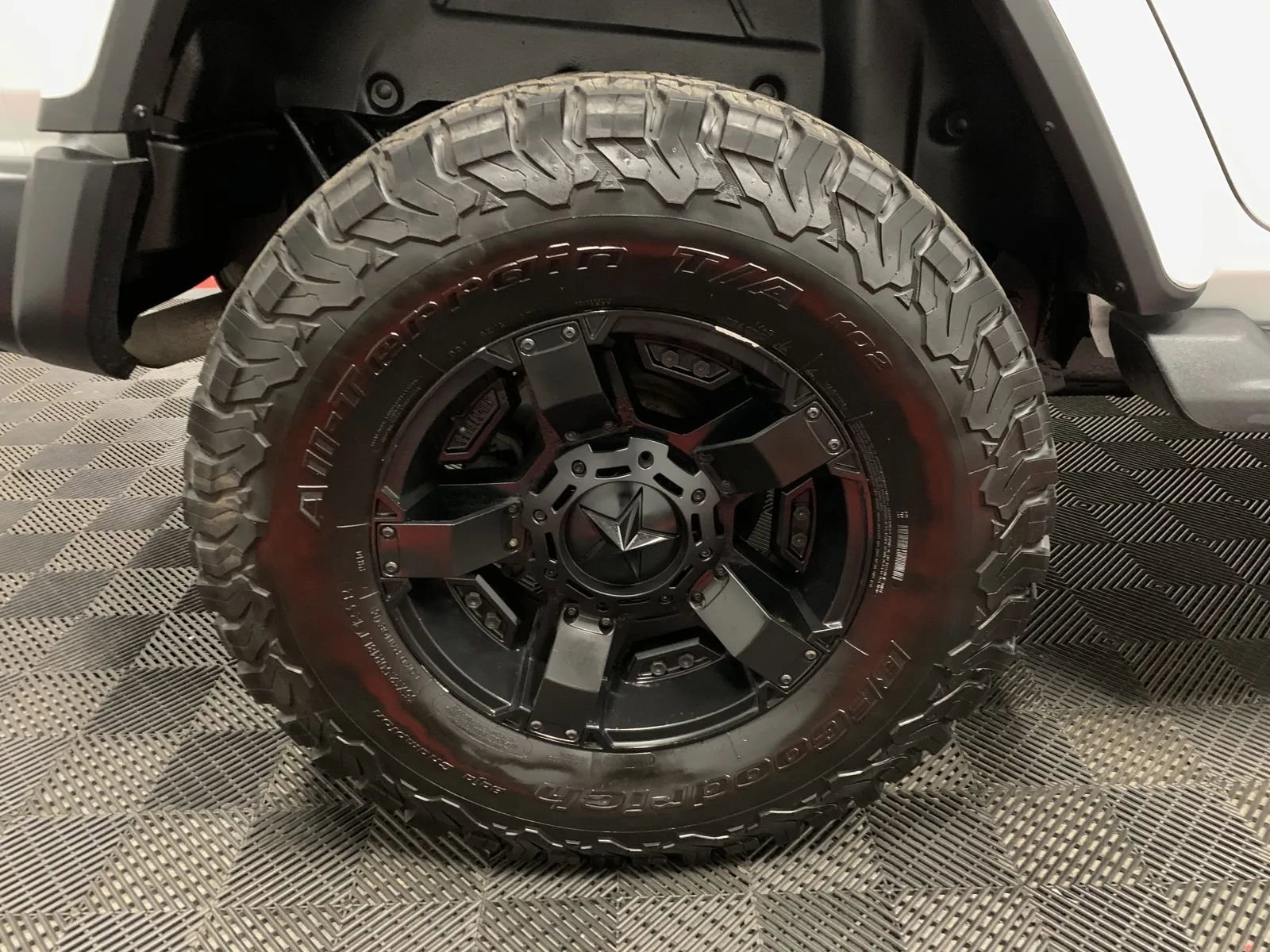 Used 2019 Jeep Wrangler Unlimited Sahara w/ Dual Top Group image 22