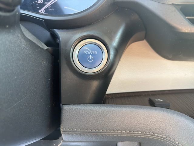 Used 2023 Toyota Sienna LE AWD/4WD image 19