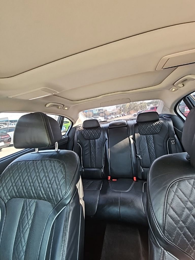 Used 2022 BMW 740i xDrive w/ Premium Package AWD/4WD image 21