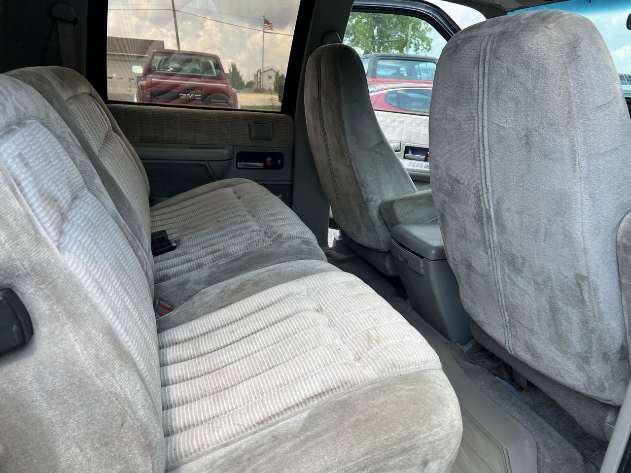 Used 1993 GMC Suburban 2500 AWD/4WD image 14