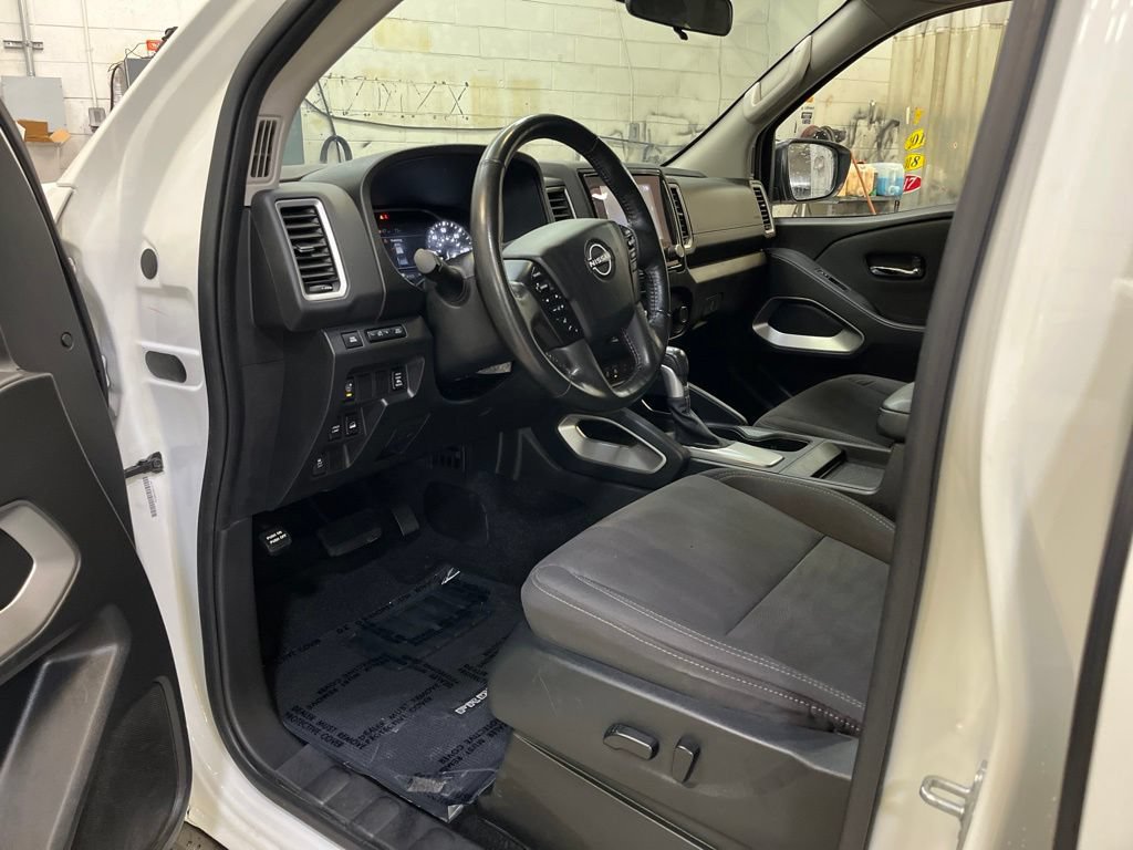Used 2024 Nissan Frontier SV w/ Hardbody Edition AWD/4WD image 11