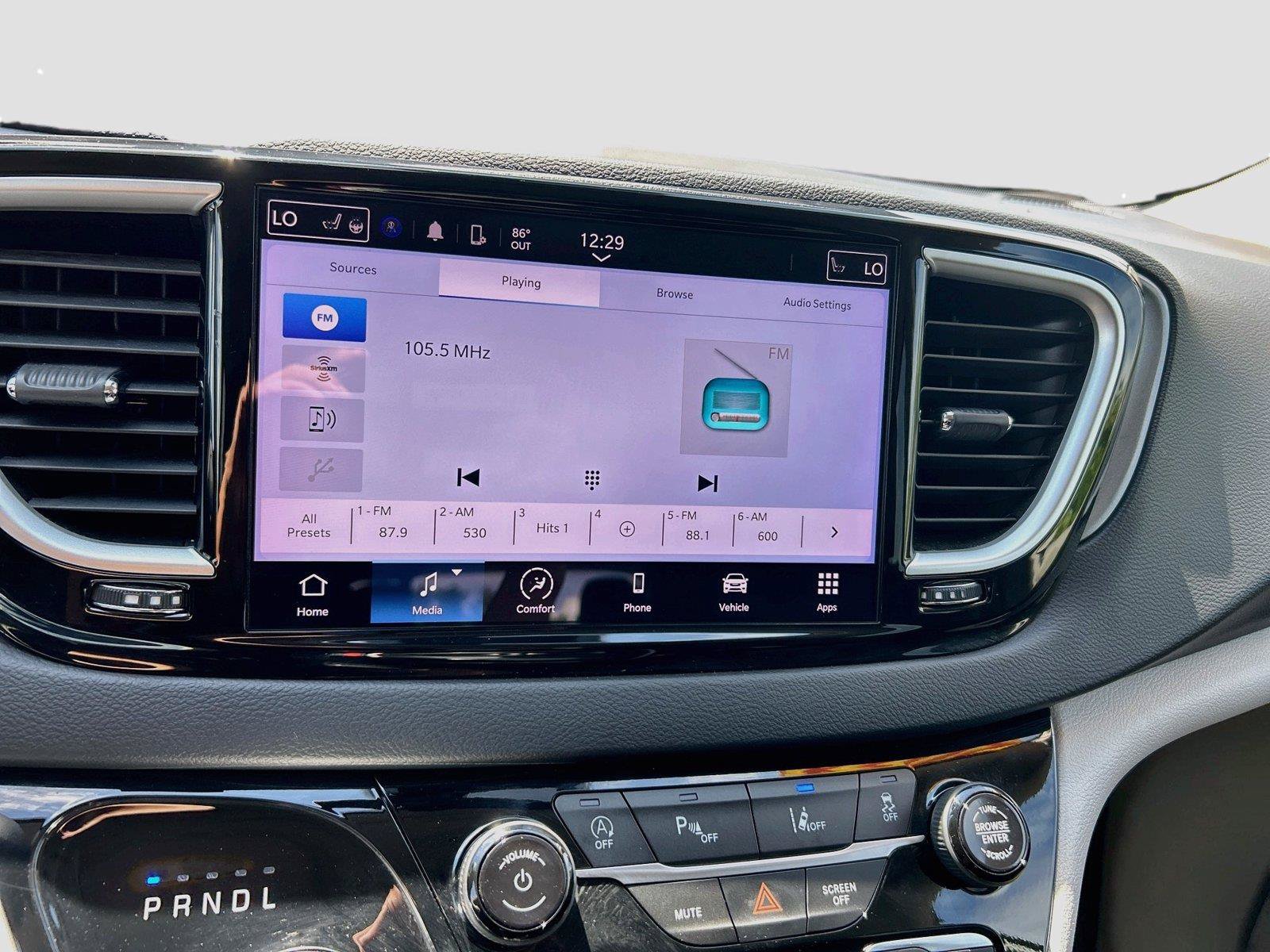 Used 2024 Chrysler Pacifica Touring-L FWD image 28