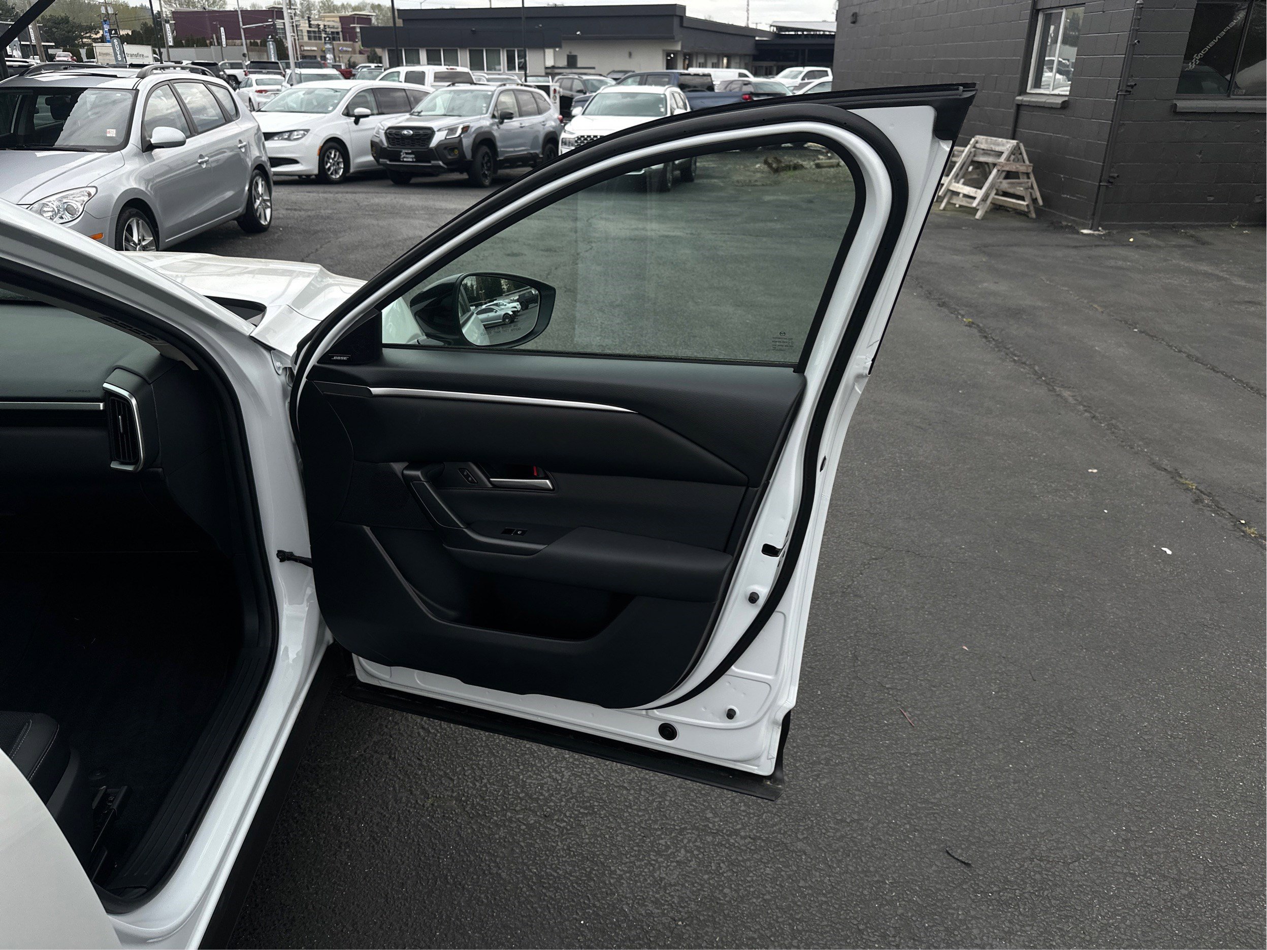 Certified 2025 MAZDA CX-50 AWD 2.5 S w/ Premium Package image 22