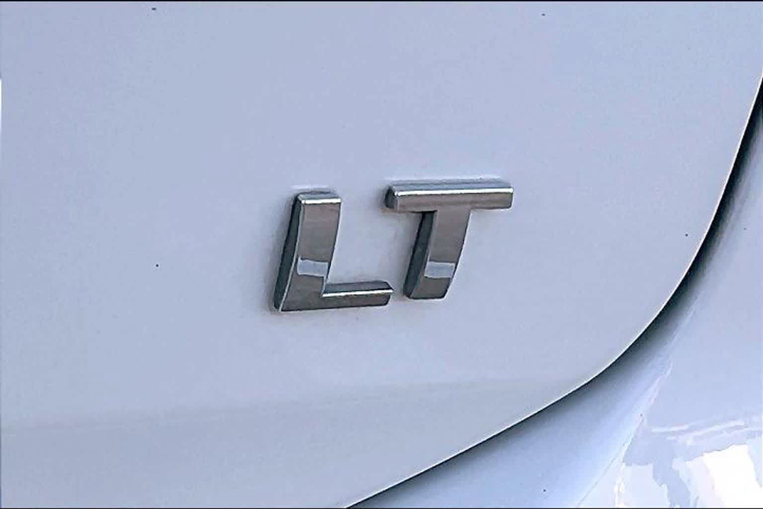 Used 2024 Chevrolet Equinox LT FWD image 11