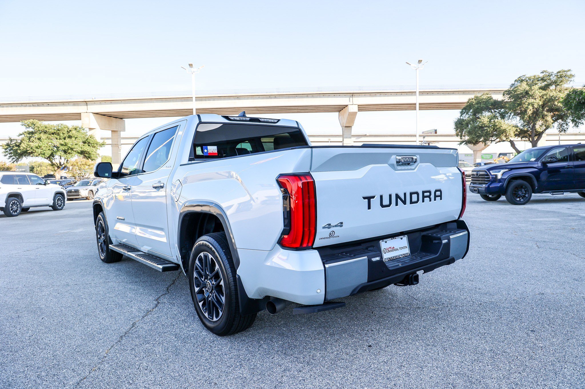 Used 2024 Toyota Tundra Limited w/ Power Package AWD/4WD image 9