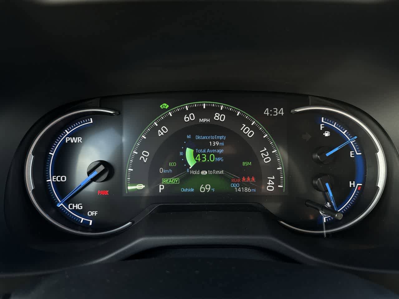 Used 2023 Toyota RAV4 SE w/ SE Grade Weather Package AWD/4WD image 17