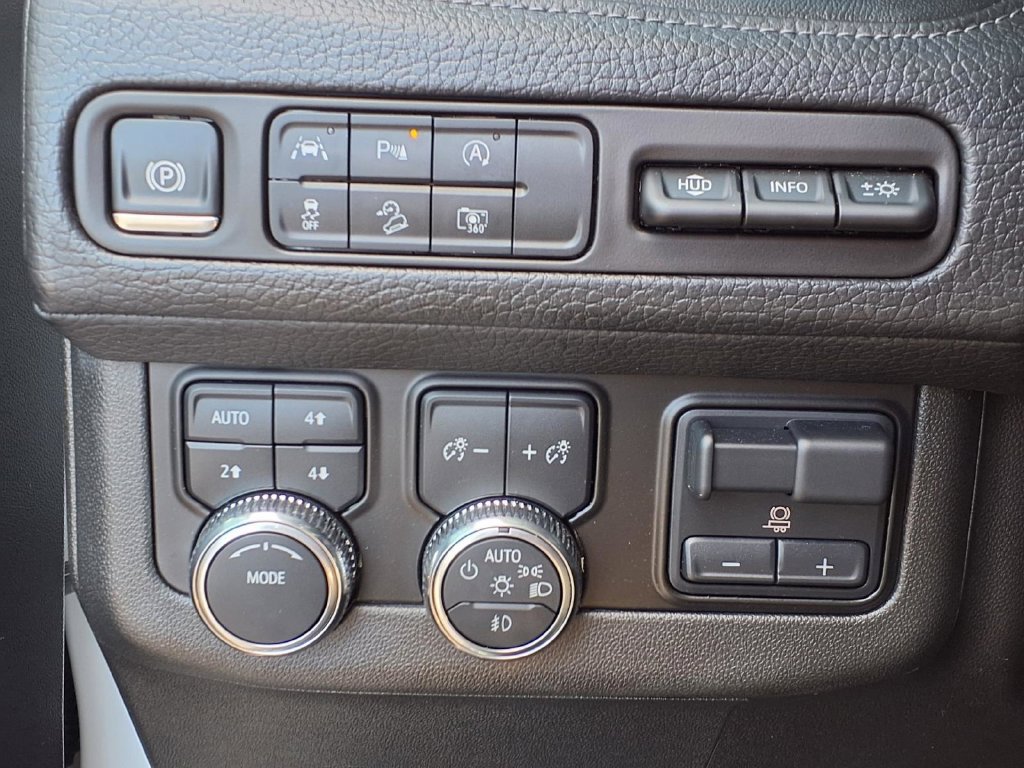 Certified 2024 GMC Yukon Denali w/ Max Trailering Package AWD/4WD image 10