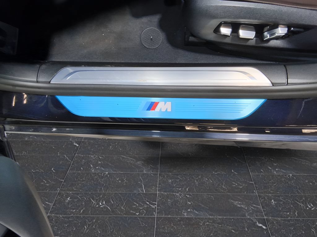 Used 2022 BMW 740i xDrive w/ M Sport Package AWD/4WD image 36
