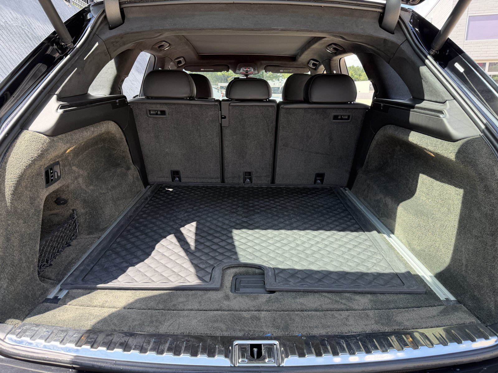 Certified 2023 Bentley Bentayga AWD/4WD image 35