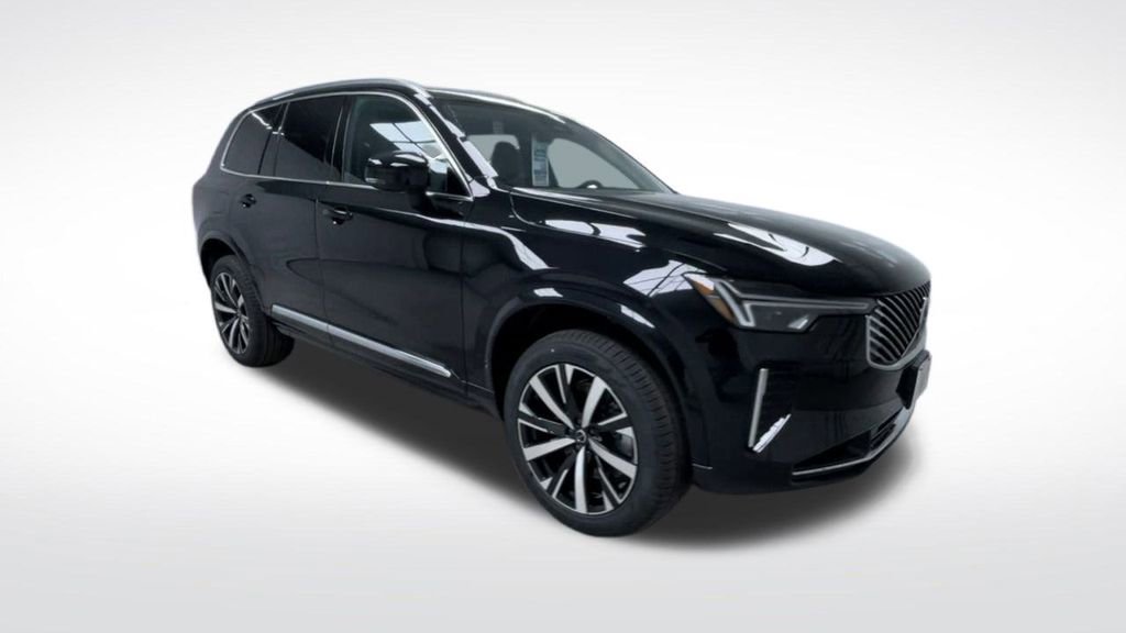 New 2025 Volvo XC90 T8 Core w/ Climate Package image 13