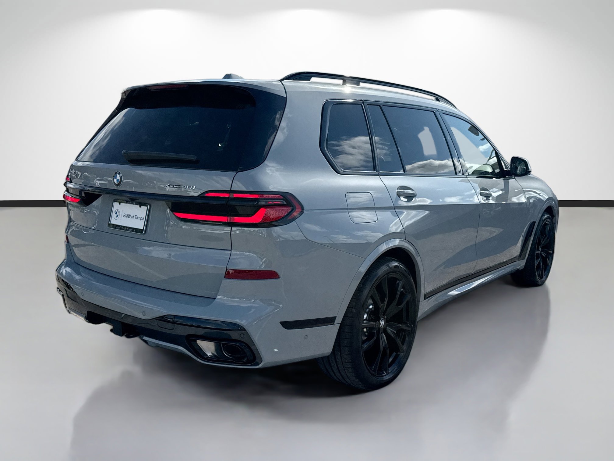 New 2026 BMW X7 xDrive40i w/ M Sport Package image 3