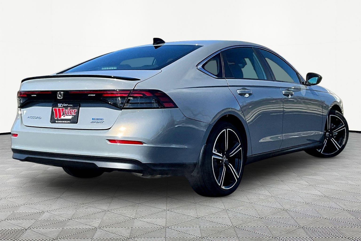 Used 2024 Honda Accord Sport image 7