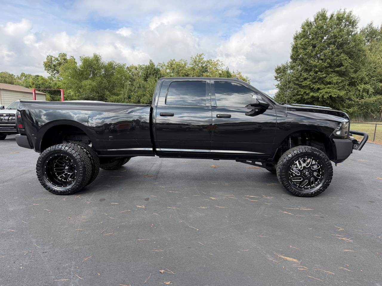 Used 2017 RAM 3500 Tradesman w/ Chrome Appearance Group AWD/4WD image 5
