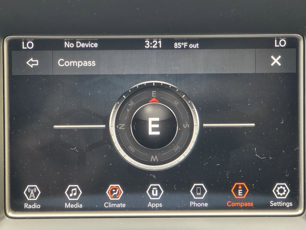 Used 2018 Jeep Grand Cherokee Laredo AWD/4WD image 23