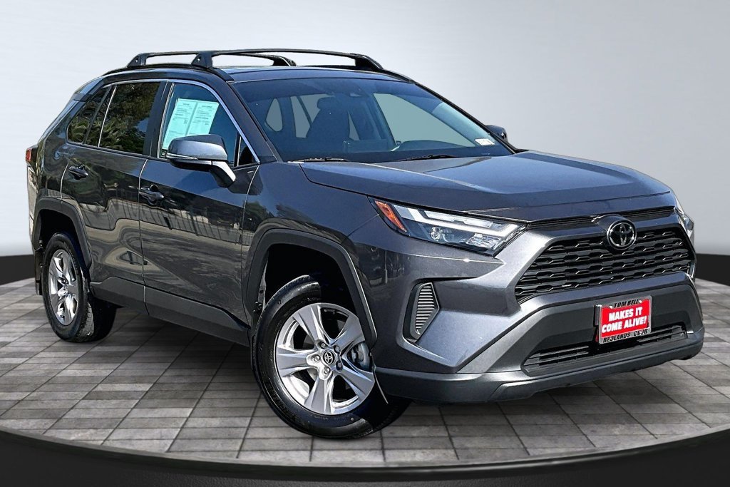 Used 2025 Toyota RAV4 XLE w/ Convenience Package FWD image 37
