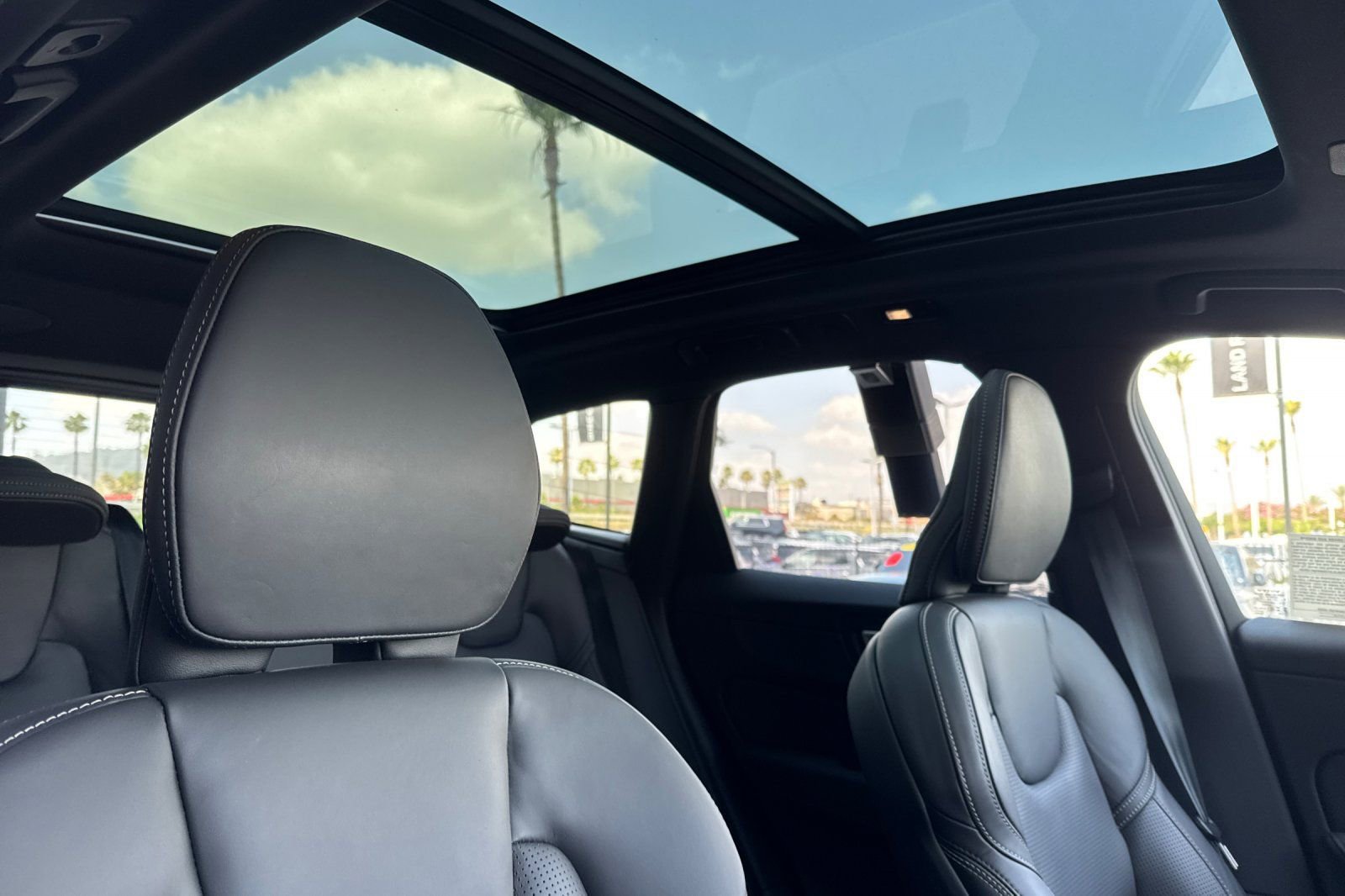 Certified 2026 Volvo XC60 B5 Ultra AWD/4WD image 18