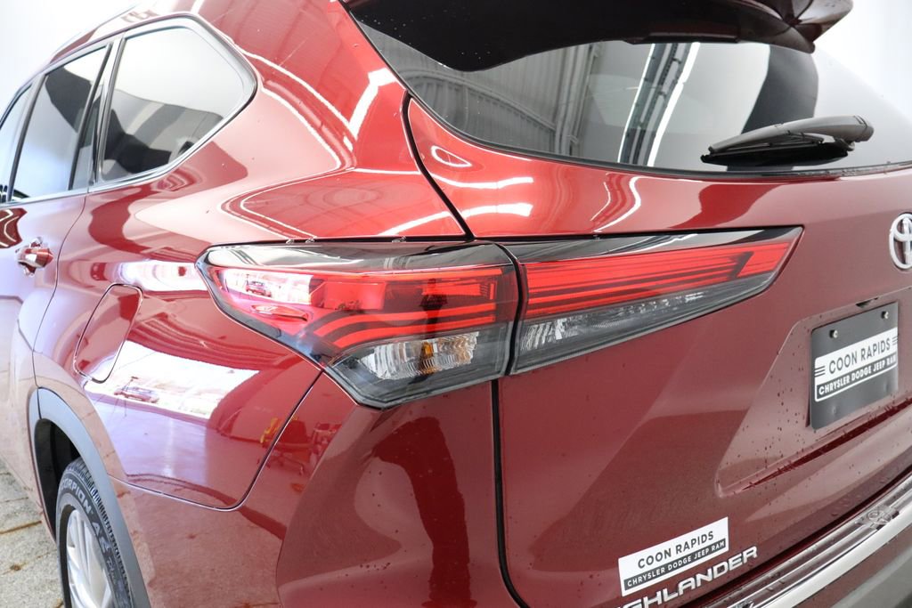 Used 2022 Toyota Highlander Platinum AWD/4WD image 22
