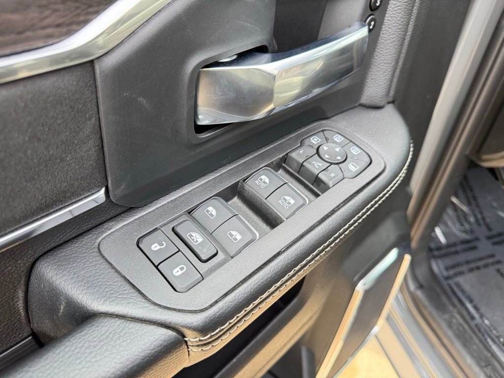 New 2026 RAM 2500 Laramie w/ Night Edition AWD/4WD image 20