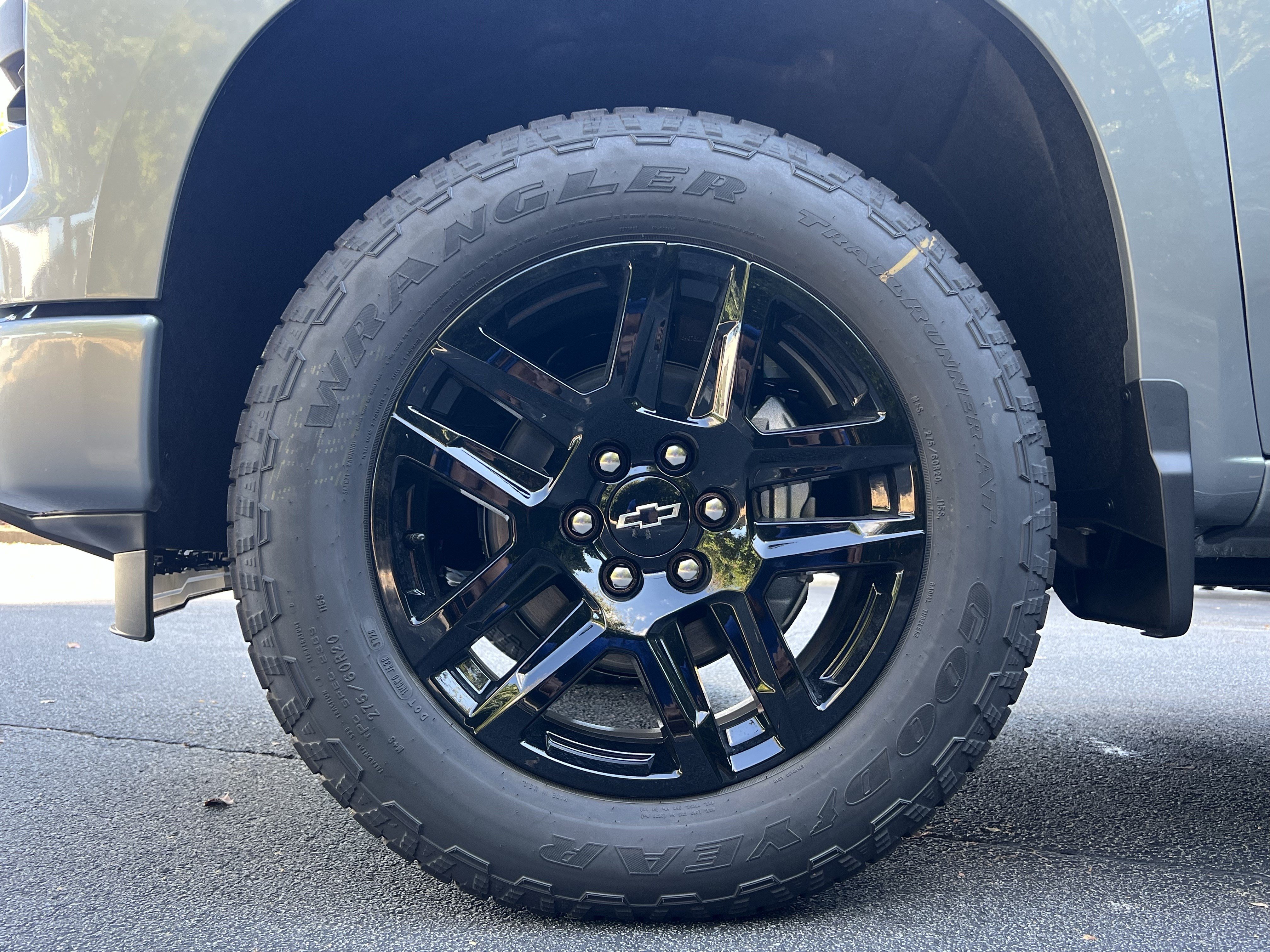 New 2026 Chevrolet Silverado 1500 Custom w/ Turbomax Blackout Package AWD/4WD image 40