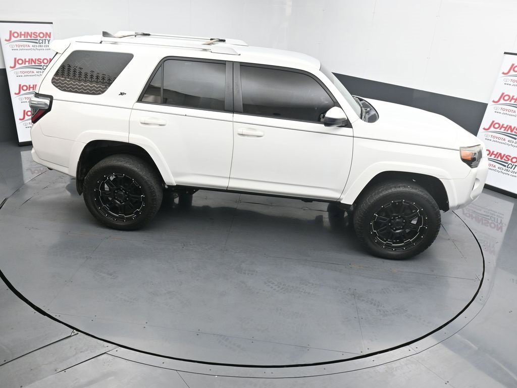 Used 2016 Toyota 4Runner SR5 image 29