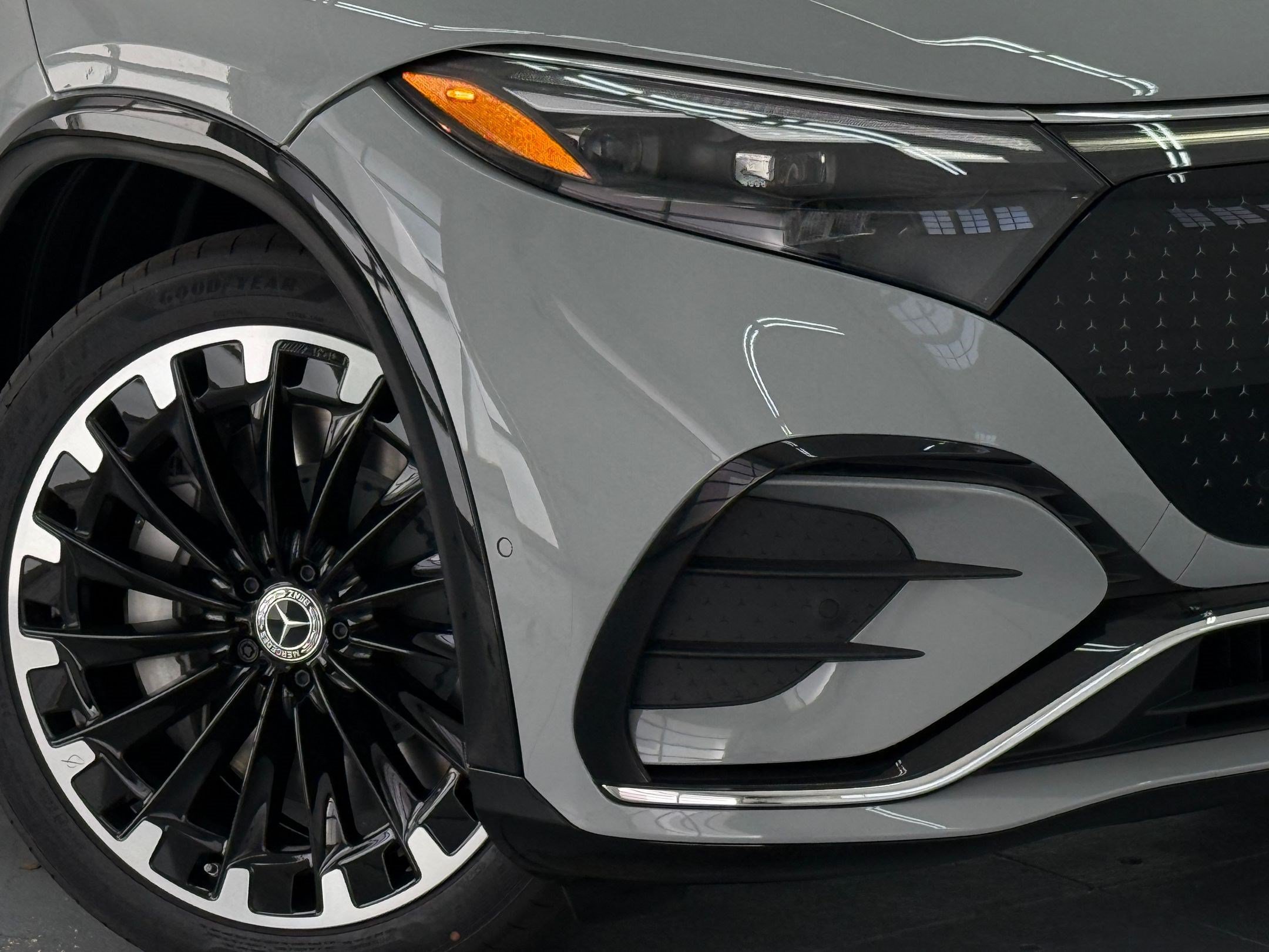 New 2027 Mercedes-Benz EQS 400 4MATIC SUV image 10