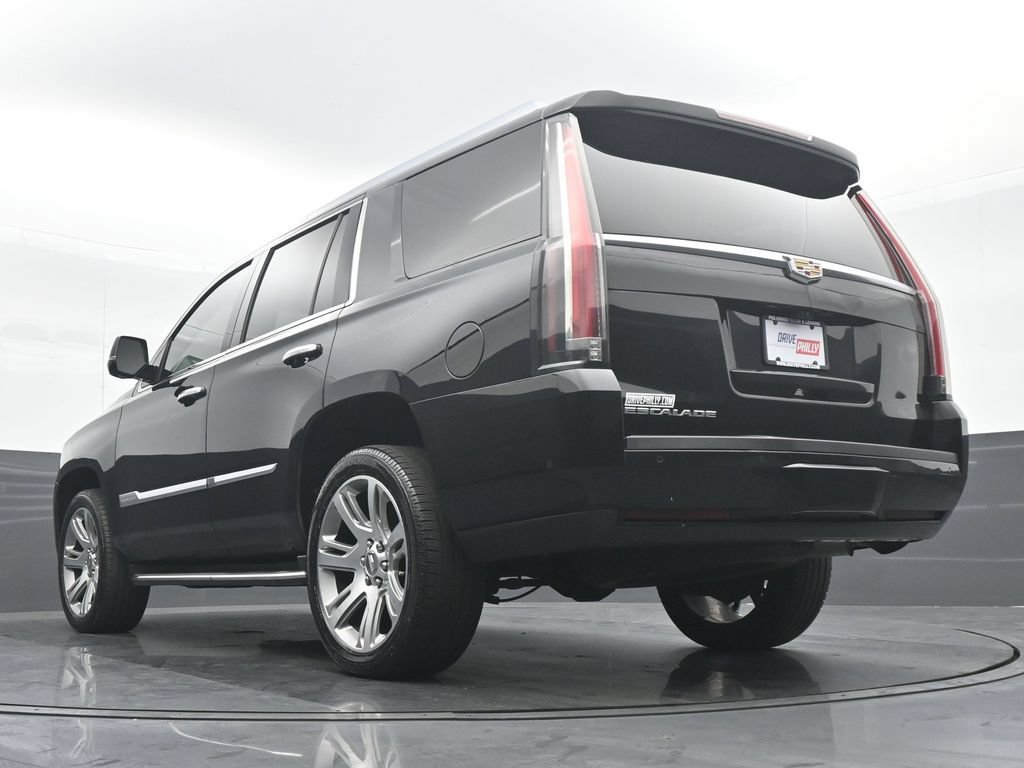 Used 2019 Cadillac Escalade Luxury AWD/4WD image 29