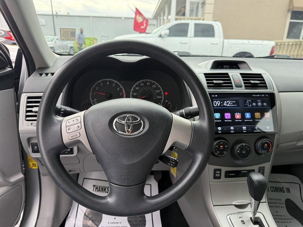 Used 2013 Toyota Corolla LE image 17