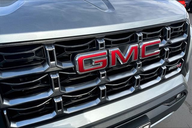 Used 2025 GMC Canyon AT4 image 32