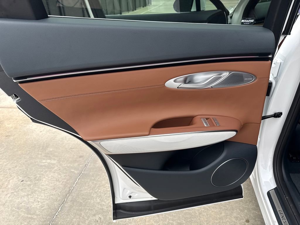 New 2026 Genesis GV70 2.5T Advanced AWD/4WD image 11