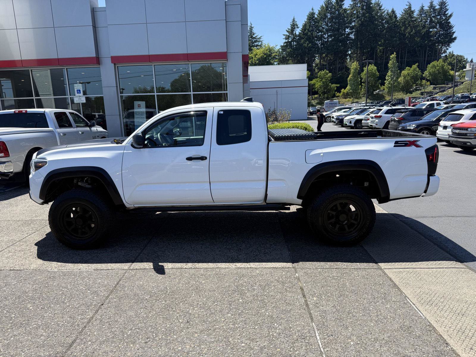 Used 2020 Toyota Tacoma SR w/ SX Package AWD/4WD image 2