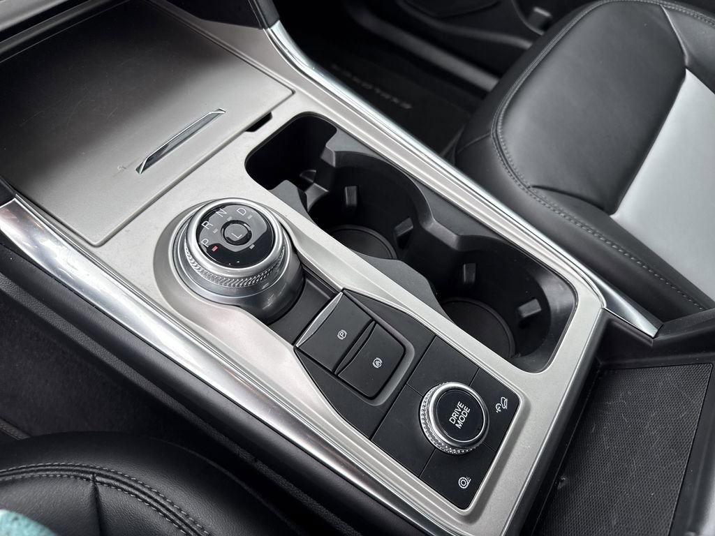 Used 2022 Ford Explorer XLT w/ Equipment Group 202A image 32