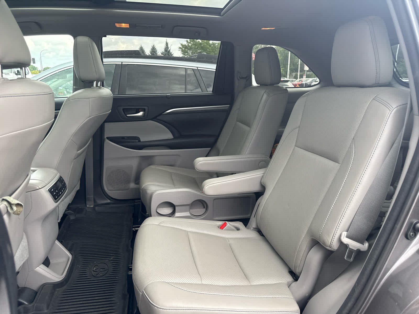 Used 2018 Toyota Highlander Limited Platinum w/ Protection Package #3 AWD/4WD image 9
