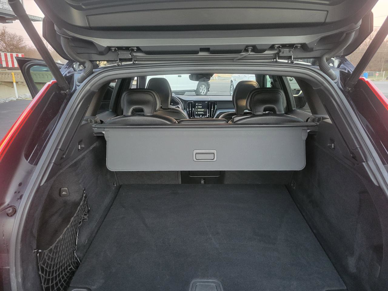 Used 2020 Volvo XC60 T5 Momentum image 13