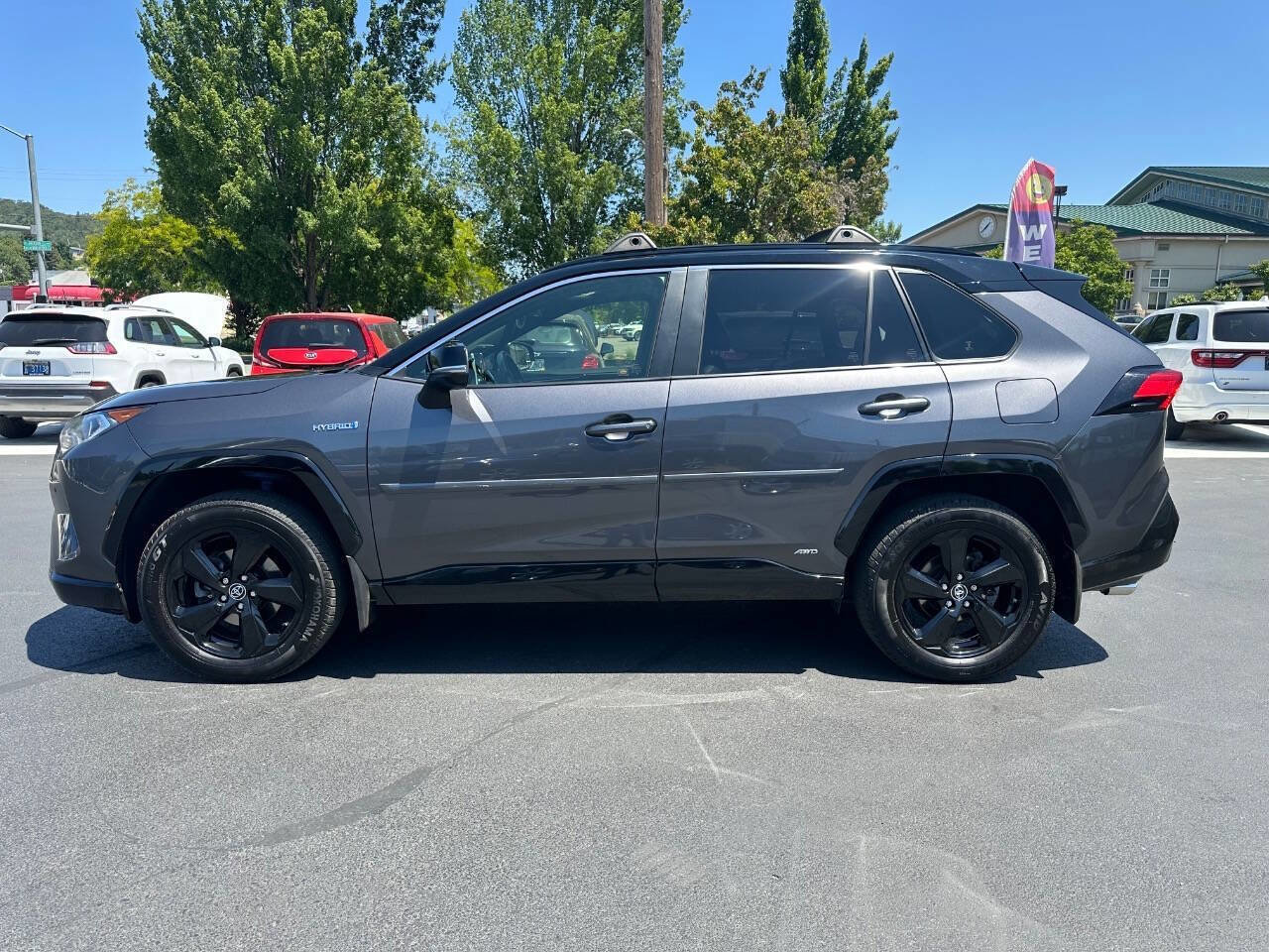 Used 2019 Toyota RAV4 XSE image 5