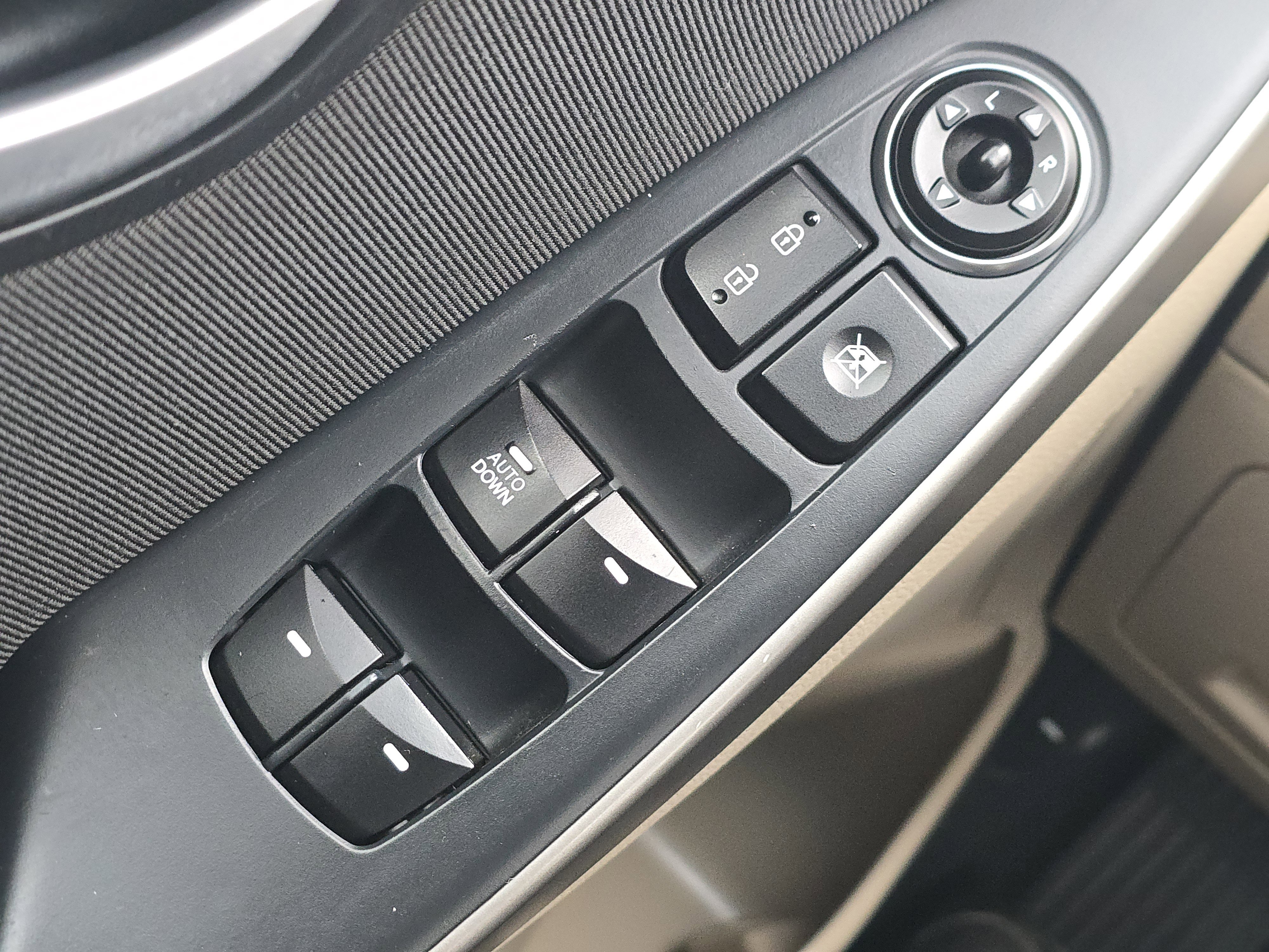 Used 2016 Hyundai Elantra GT image 24