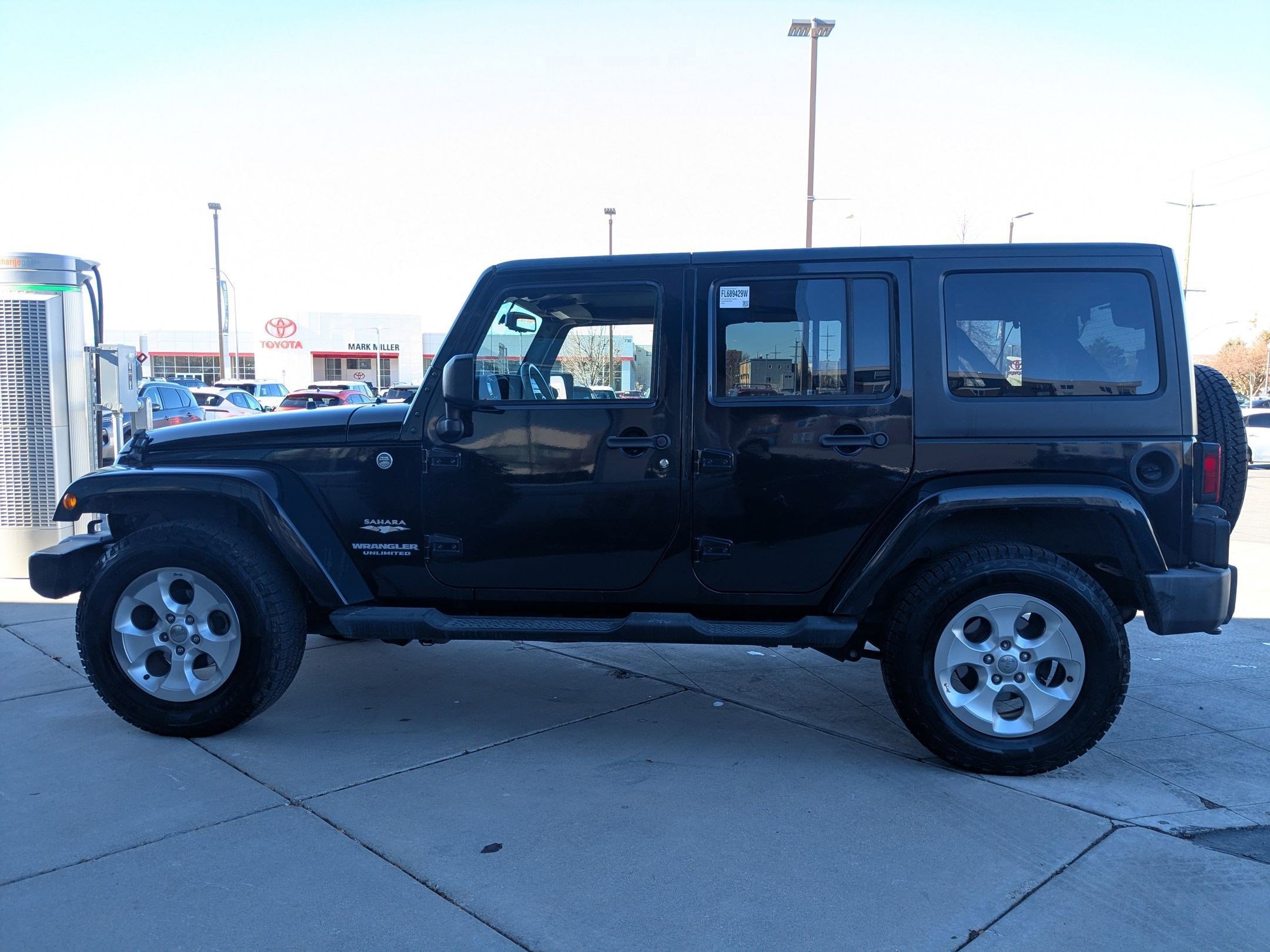 Used 2015 Jeep Wrangler Unlimited Sahara w/ Connectivity Group image 8