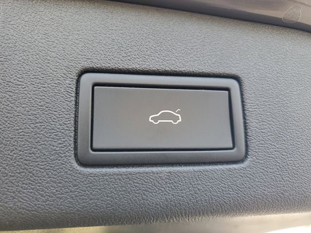 Certified 2023 Volkswagen ID.4 Pro S AWD/4WD image 8