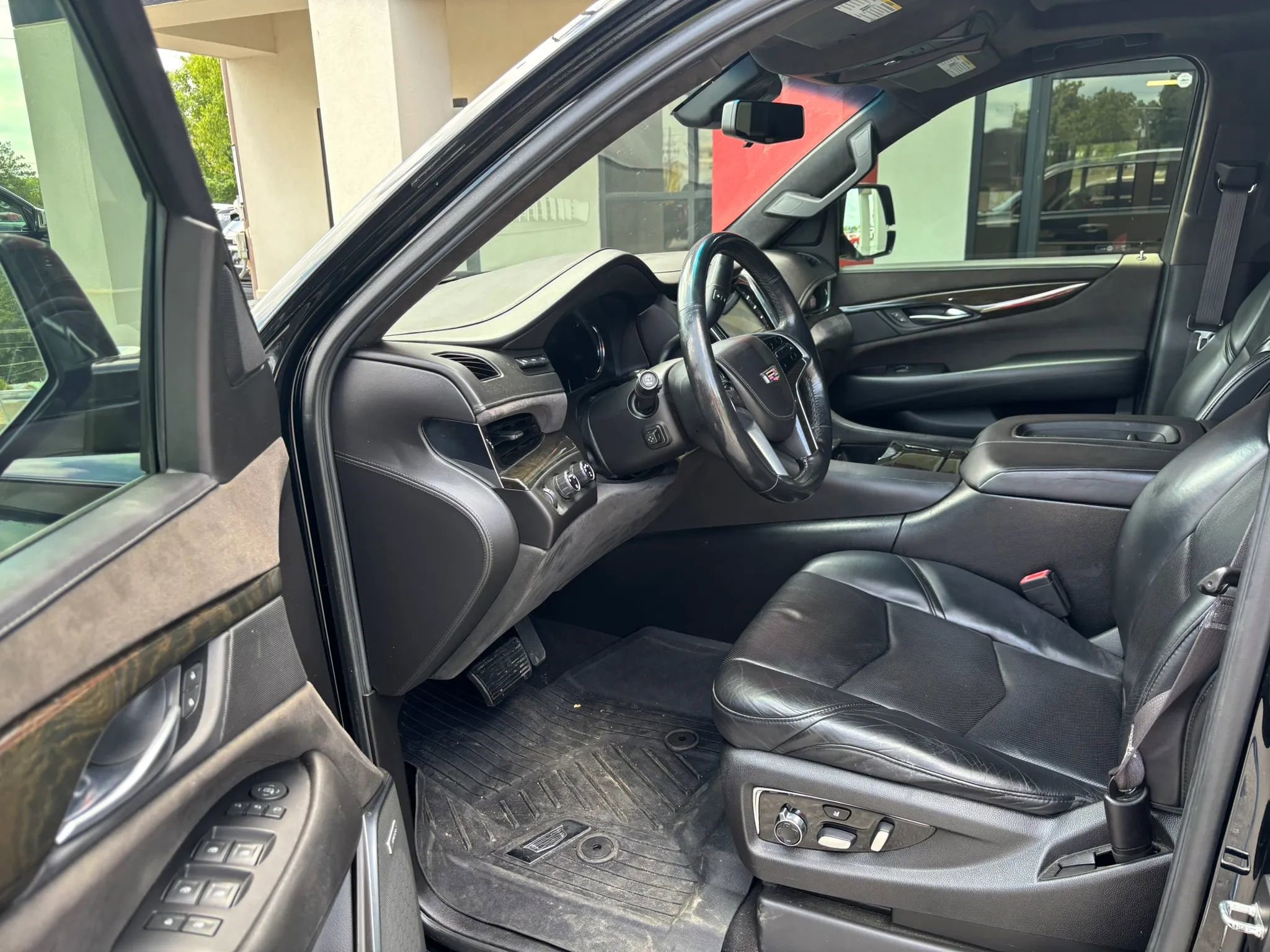 Used 2017 Cadillac Escalade Platinum AWD/4WD image 10