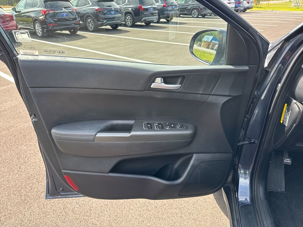 Used 2021 Kia Sportage LX image 10